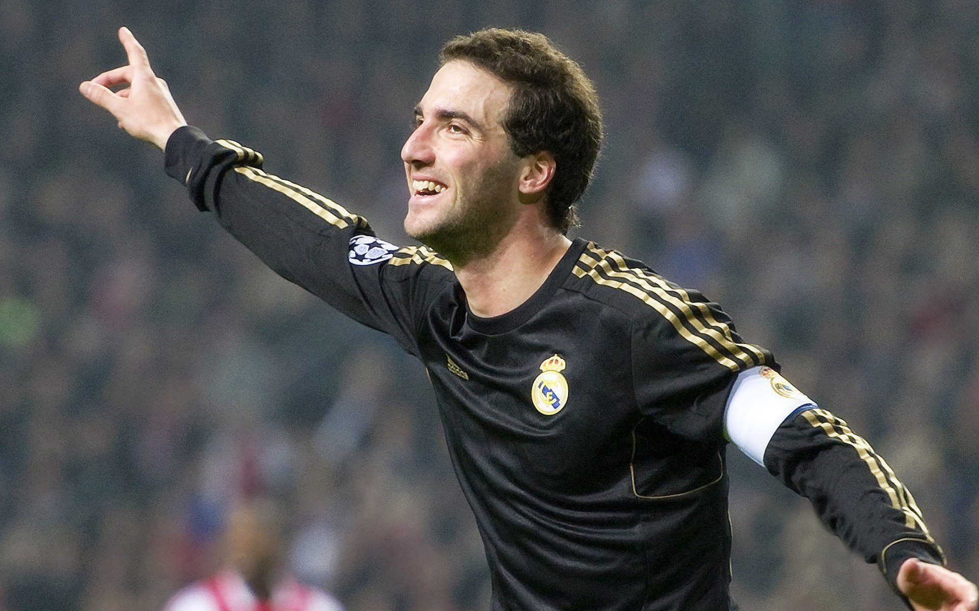 西甲:比利亚雷亚尔3-2逆转巴塞罗那,关键时刻表现抢眼,比利亚雷亚尔队